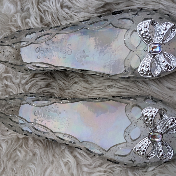 Authentic Disney Princesses Light Up Glitter Heels Size 2/3 NWOT - Picture 1 of 6